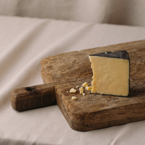 Cloth Aged Cheddar 150g